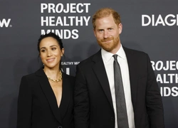 Меган Маркл настаивает на своем королевском статусе, но намеренно нарушает дресс-код