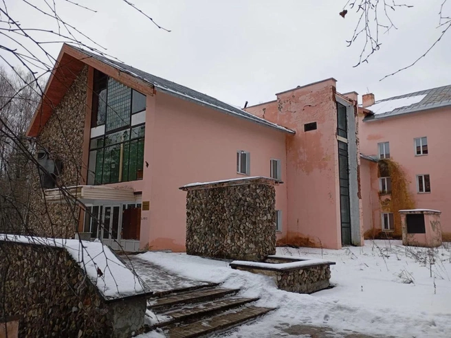 Бывший больничный комплекс планируют продать на аукционе. | Источник: Российский аукционный дом
