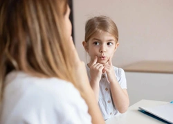 Красные флаги: 4 признака, что вашего ребенка нужно вести к логопеду