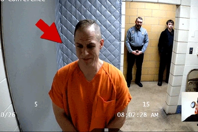 Участник «American Idol» Кейлб Флинн впервые предстал перед судом