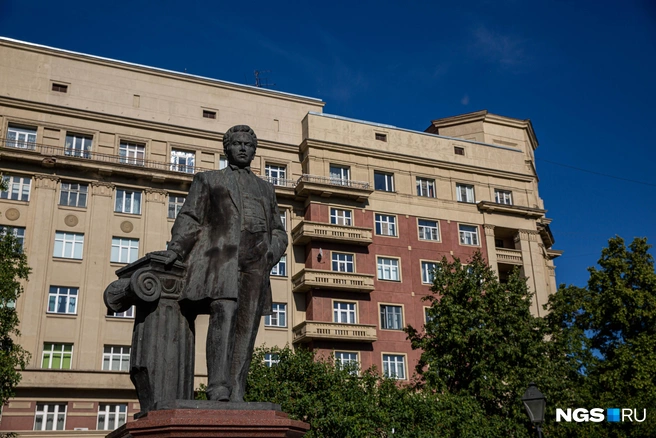 На Красном проспекте расположено множество достопримечательностей | Источник: Александр Ощепков / NGS.RU