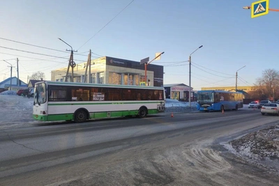 Четверо пострадали при ДТП с автобусами в Кузбассе