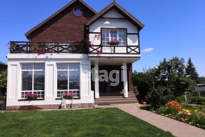 В Тюмени за 52 млн продают дом в американском стиле