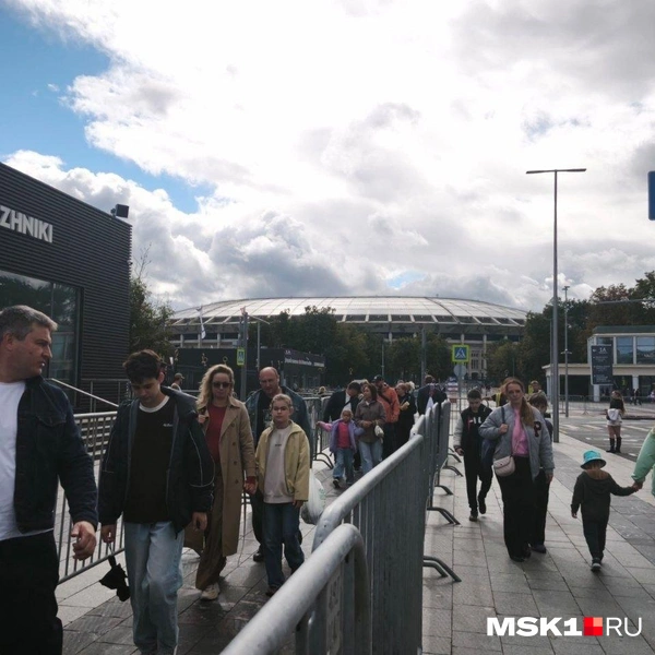Часть территории споркомплекса огородили | Источник: Михаил Мечев / MSK1.RU