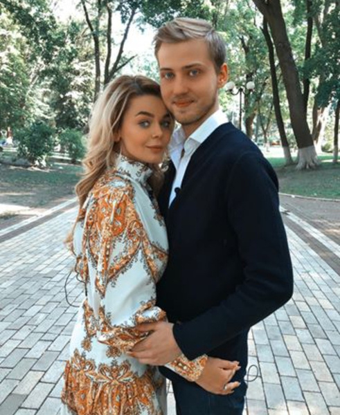Женатый актер Роман Полянский встречается с замужней певицей Алиной Гросу