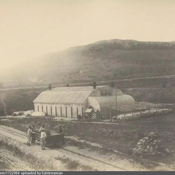 Бетонный погреб для хранения пироксилина. 1909 год | Источник: «Виды Владивостокского военного порта» / pastvu.com