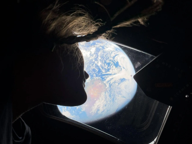 Всем сторонникам плоской Земли посвящается | Источник: NASA