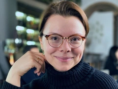 «Десерты не запиваю»: Татьяна Брухунова заявила, что не пьет чай и кофе, чтобы не портить зубы