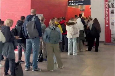 Tourists Stranded at Chelyabinsk Airport En Route to Phuket