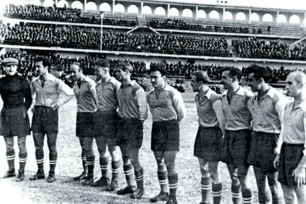 В тбилисском «Динамо»  Соткилава (шестой слева) был лучшим игроком