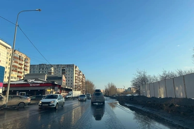 Чаплина в Тюмени превратилась в реку из-за паводка