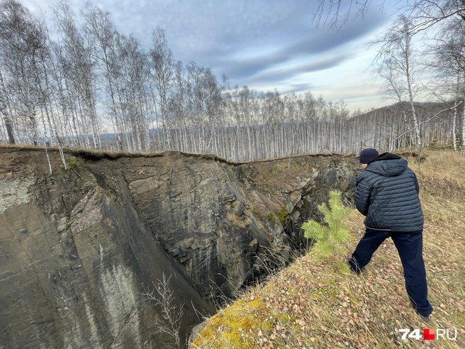 Разработку месторождения начинали вручную при помощи кувалды и металлического штыря | Источник: Михаил Шилкин