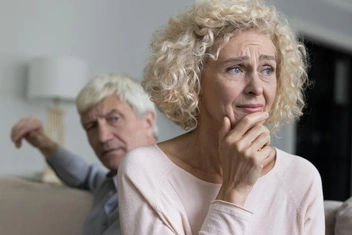 «После травмы и трепанации черепа я стала инвалидом, а муж издевается и изменяет»