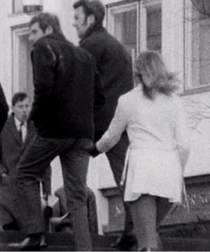 Видео 1971 года, на котором журналистка BBC щиплет мужчин за ягодицы