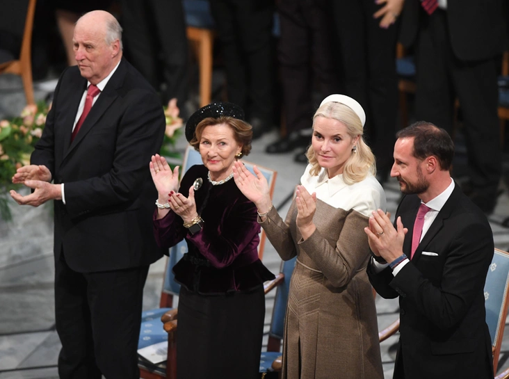 Их Величества и кронпара на вручении Нобелевской премии мира, 10 декабря 2018 года