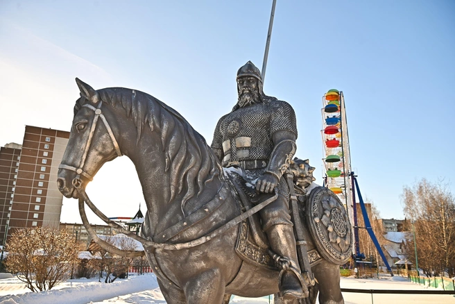Илья Муромец встречает всех гостей парка | Источник: Максим Воробьев