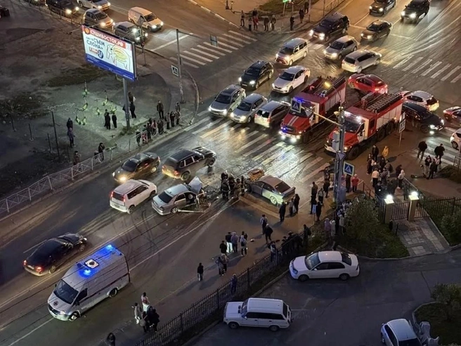 ДТП произошло на перекрёстке улиц Волочаевской и Лазурной | Источник: «Инцидент Новосибирск«/канал в MAX