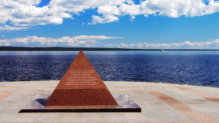 Набережная Онежского озера: арт-объекты в Петрозаводске