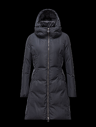 Moncler, 49 300 руб.