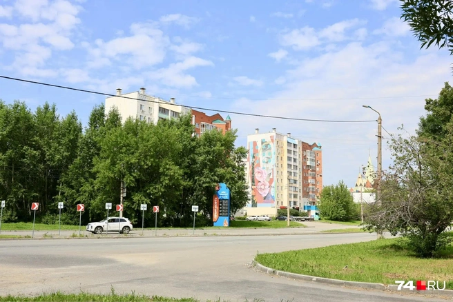 И относительно свежие панельные девяти- и десятиэтажные дома | Источник: Михаил Шилкин
