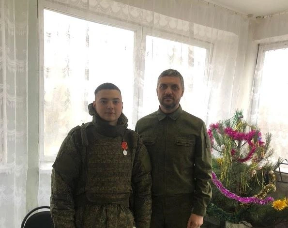 Губернатор посетил военнослужащих из Забайкалья в зоне проведения СВО в конце декабря 2022 года | Источник: Со страницы администрации городского поселения «Дровянинское» в соцсети «ВКонтакте»