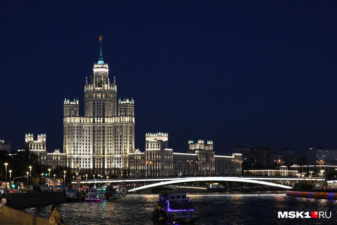 Москва медленно уходит в ночь | Источник: Артем Устюжанин / MSK1.RU