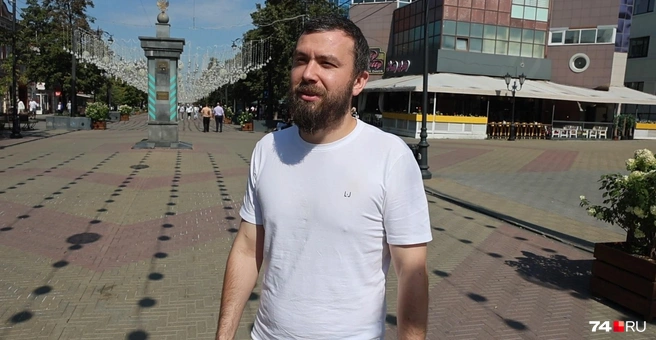 Устину, как ни странно, даже нравится атмосфера стоматологии | Источник: Михаил Шилкин