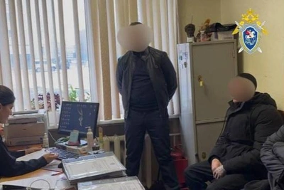 Thrown into grave and burned alive: three men face murder trial