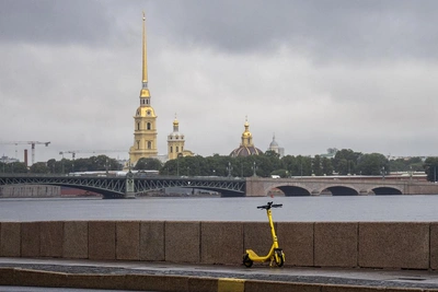Спикер парламента Петербурга выступил против самокатов на тротуарах