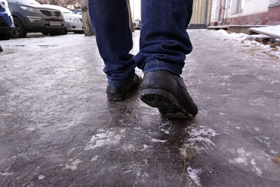 Пенсионер из Омска взыскал с коммунальщиков 200 тыс. рублей