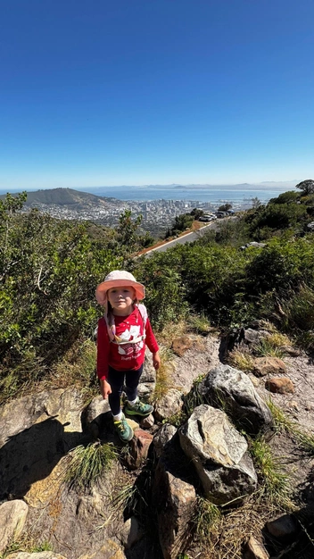 На Столовую гору семья решила взбираться без помощи фуникулера | Источник: Евгения Дегтянникова