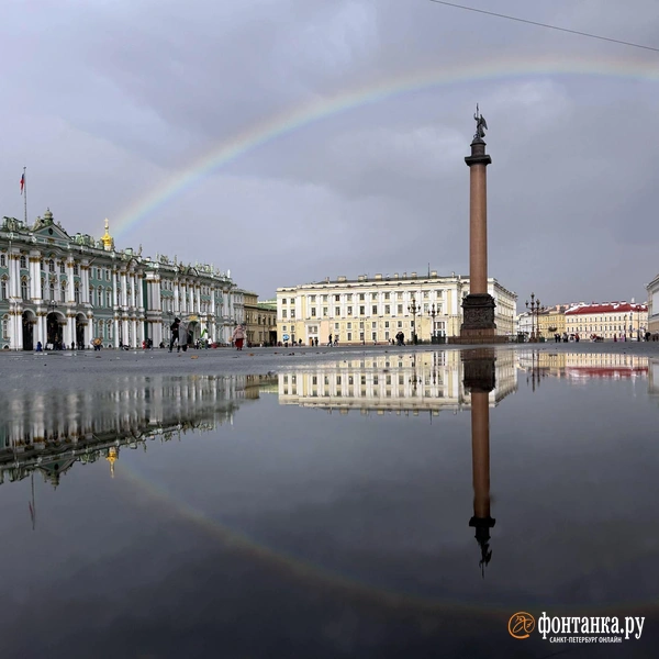 Дождь и солнце раскрасили небо над Петербургом. Посмотрите, что получилось | Источник: Сергей Михайличенко / FONTANKA.RU