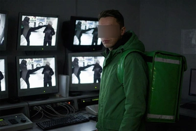 Курьер избил бабушку и был задержан на вокзале