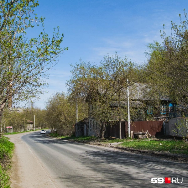 У Соликамской неожиданные повороты, переходить ее сложно, но жителям приходится | Источник: Тимофей Калмаков / 59.RU