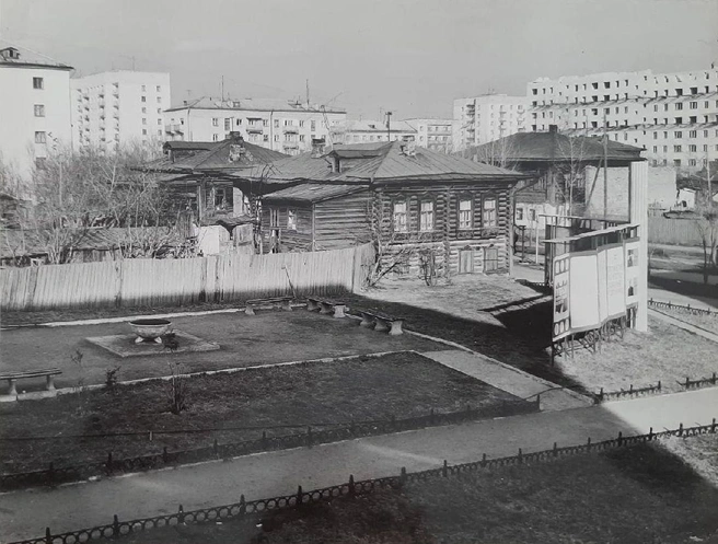 Пересечение улиц Пичугина и Карла Маркса в 1975 году | Источник: Комитет по делам архивов Курганской области / vk.com