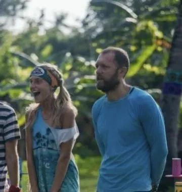 Александра признавалась в симпатии к актеру Шведову, не зная, что он женат | Источник: шоу «Последний герой. Чемпионы против новичков» / ТВ-3