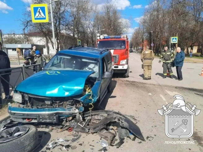 Пять человек, в том числе ребенок, пострадали в лобовом ДТП в Кингисеппе | Источник: Леноблпожспас
