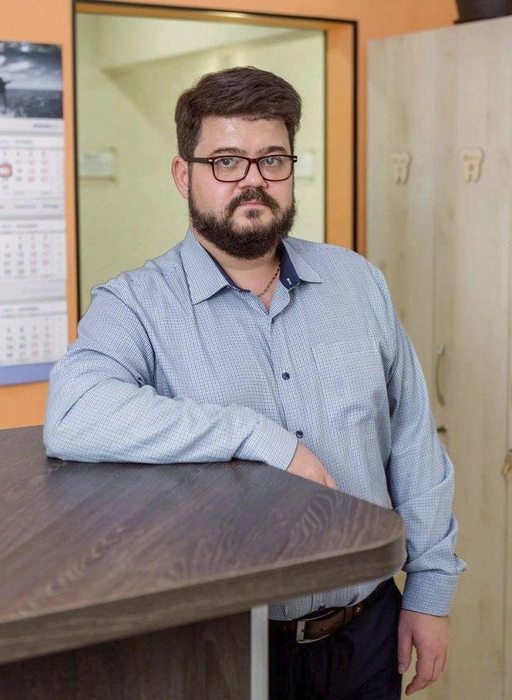 Большая часть бизнеса принадлежит Игорю Елизарову | Источник: Dentart-nv.ru