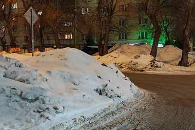 Новосибирец получил ответ ГАИ о сугробе после его таяния