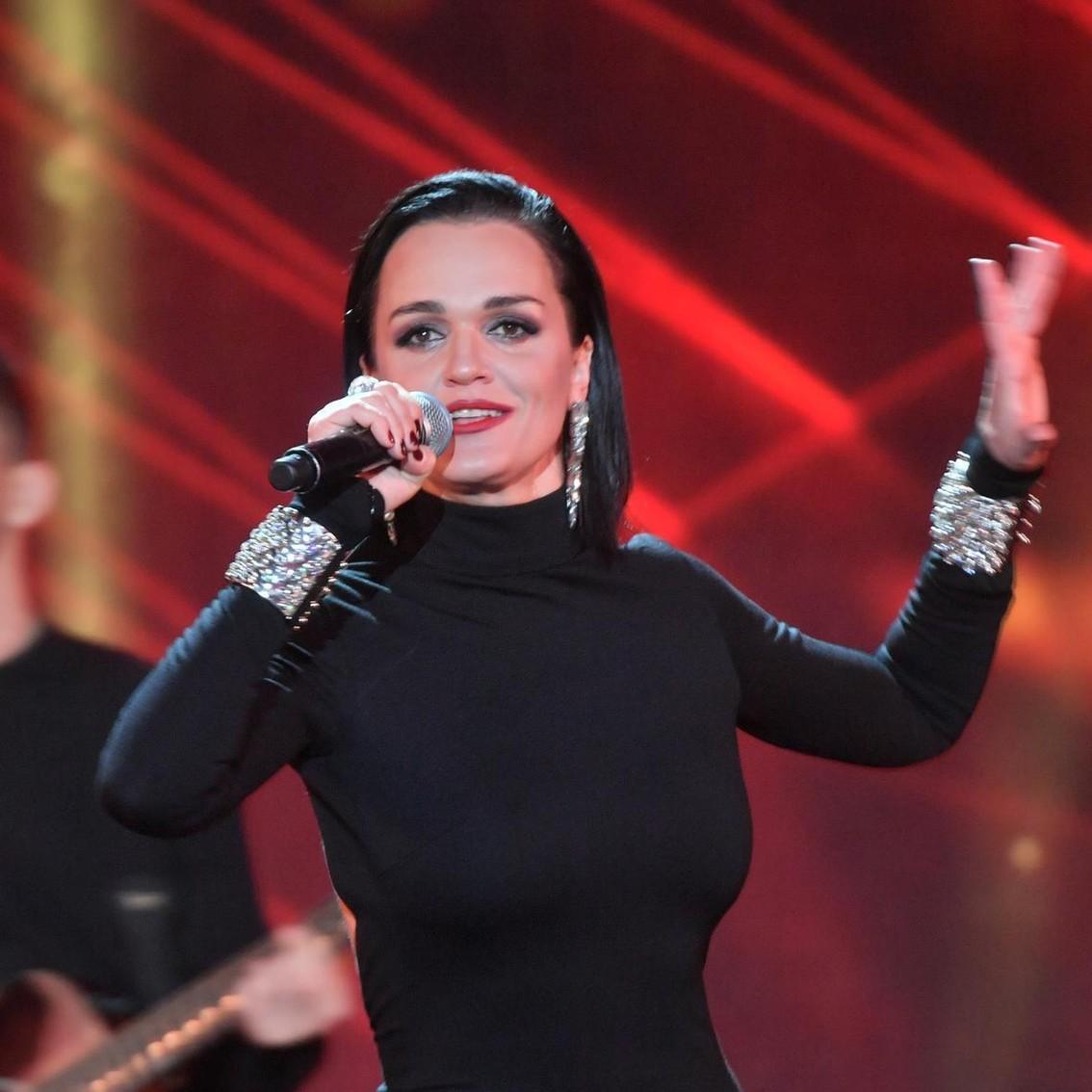 «Каждый день плачу»: певица Слава бьется в истерике даже на Мальдивах