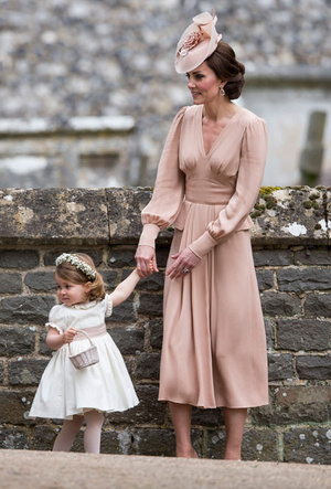 Гардероб герцогини Кейт: лукбук самых дорогих нарядов