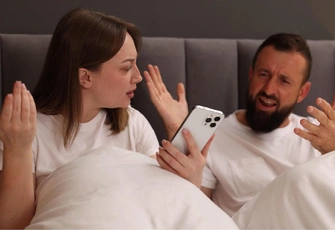 «Мужчина соврал, что развелся с женой. Такая ложь в начале отношений — тревожный знак?»