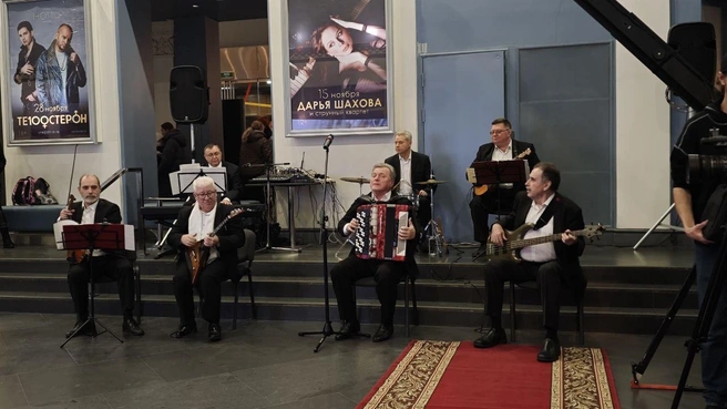 Для гостей играли музыканты | Источник: НГС