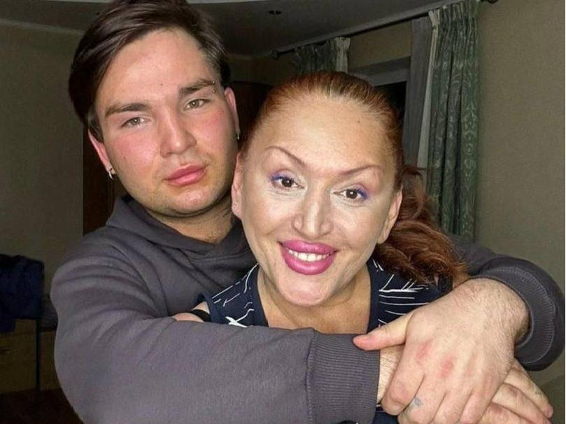 Русское порно: мама и сын трахаются. Мать соблазнила сына ( видео)