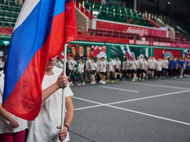 Мероприятия начались в 12:00 с «Молодецких игр народов России» — фестиваля традиционных состязаний. | Источник: Александр Ощепков/NGS.RU