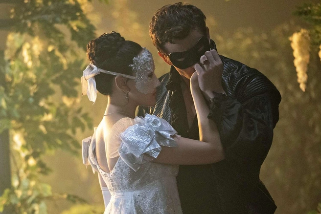 Источник: кадр из сериала «Бриджертоны» (18+), реж. Том Верика, Триша Брок, Шери Фоксон и др., с 2020-го по настоящее время