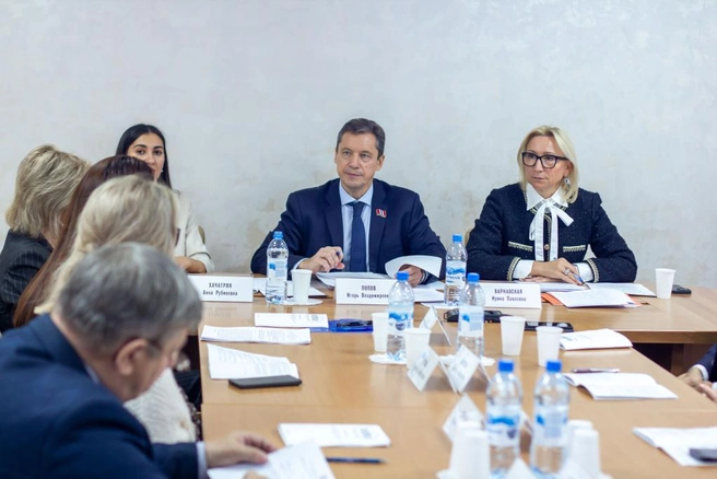 Парламентарии на выездном заседании | Источник: Законодательное собрание Омской области