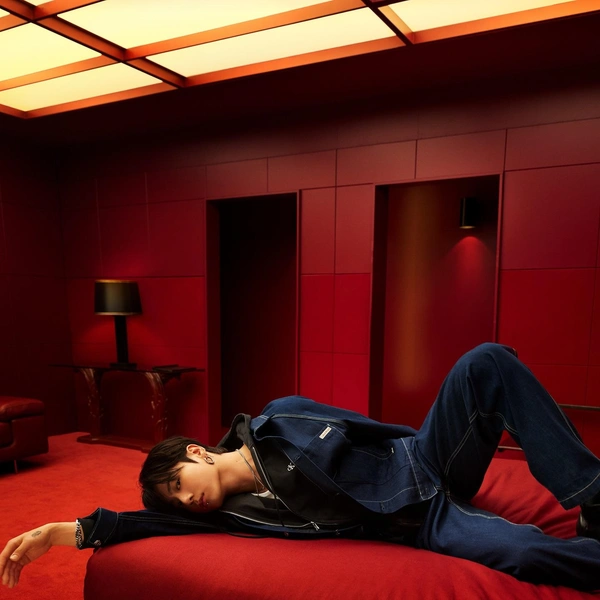 Рекламная кампания Calvin Klein, фотограф @mertalas | Источник: @calvinklein