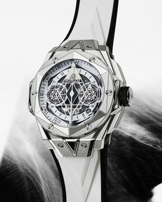 Для тех, кто не может решиться на настоящую татуировку, есть часы Hublot, созданные совместно с тату-мастером Максимом Плесчиа-Буши