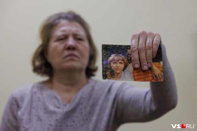 Именно эту фотографию Марина показывает, когда ищет дочь | Источник: Алексей Волхонский / V1.RU